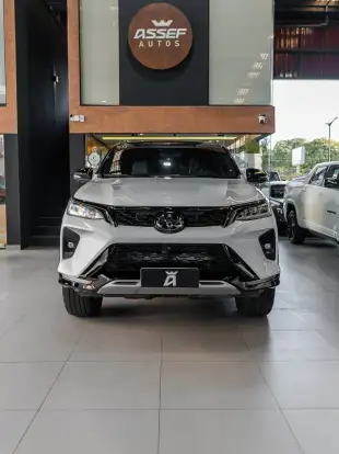 TOYOTA-HILUX SW4-2023