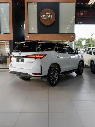 TOYOTA-HILUX SW4-2023