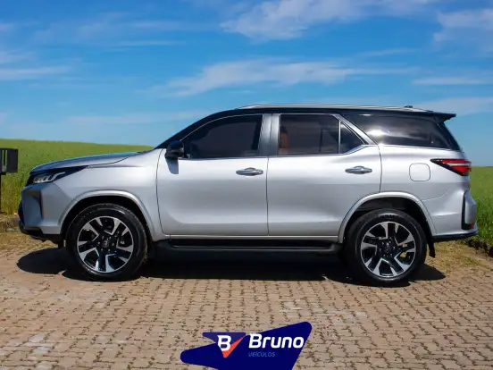 TOYOTA-HILUX SW4-2.8 D-4D TURBO DIESEL DIAMOND 7L 4X4 AUTOMÁTICO TOYOTA-HILUX SW4-2022