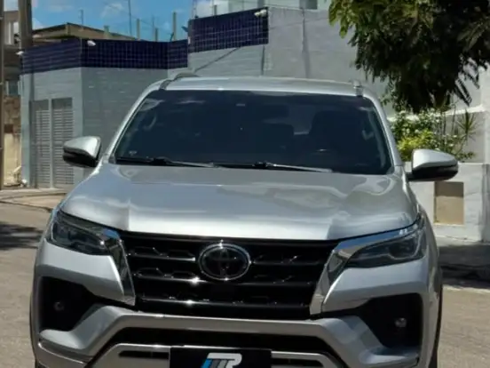 TOYOTA-HILUX SW4-2.8 D-4D TURBO DIESEL SRX 7L 4X4 AUTOMÁTICO TOYOTA-HILUX SW4-2021