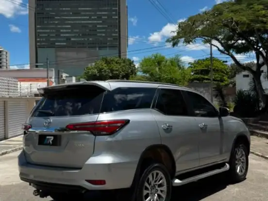 TOYOTA-HILUX SW4-2.8 D-4D TURBO DIESEL SRX 7L 4X4 AUTOMÁTICO TOYOTA-HILUX SW4-2021