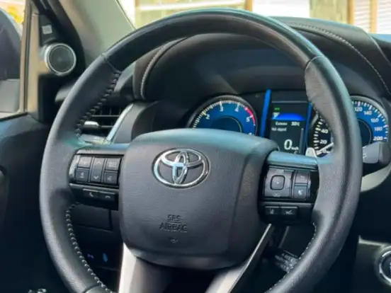 TOYOTA-HILUX SW4-2.8 D-4D TURBO DIESEL SRX 7L 4X4 AUTOMÁTICO TOYOTA-HILUX SW4-2021