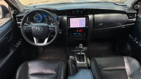 TOYOTA-HILUX SW4-2.8 D-4D TURBO DIESEL SRX 7L 4X4 AUTOMÁTICO TOYOTA-HILUX SW4-2021