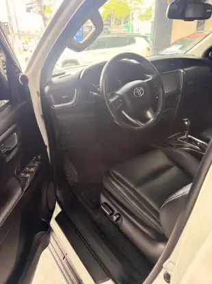TOYOTA-HILUX SW4-2021