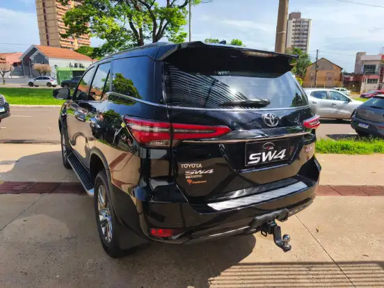 TOYOTA-HILUX SW4-2.8 D-4D TURBO DIESEL SRX 7L 4X4 AUTOMÁTICO TOYOTA-HILUX SW4-2021