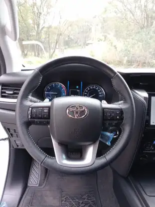 TOYOTA-HILUX SW4-2.8 D-4D TURBO DIESEL SRX PLATINUM 7L 4X4 AUTOMÁTICO TOYOTA-HILUX SW4-2025