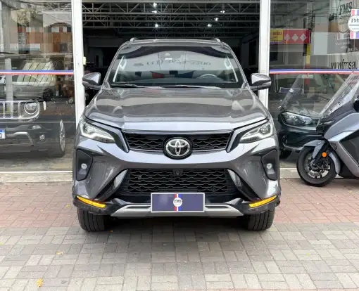 TOYOTA-HILUX SW4-2023