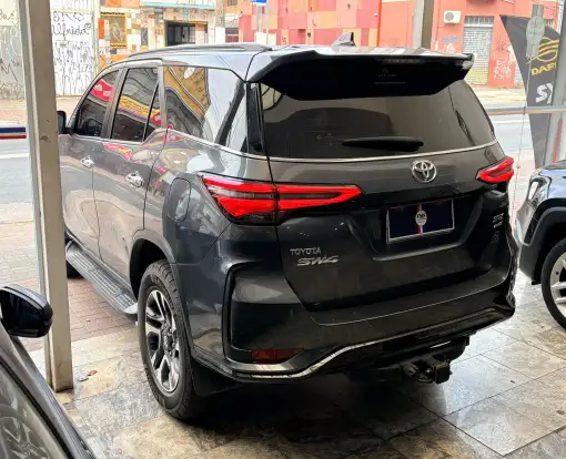 TOYOTA-HILUX SW4-2023