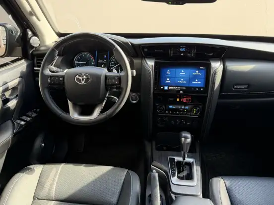 TOYOTA-HILUX SW4-2025