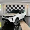 TOYOTA HILUX SW4 2.8 D-4D TURBO DIESEL SRX PLATINUM 7L 4X4 AUTOMÁTICO TOYOTA HILUX SW4 2.8 D-4D TURBO DIESEL SRX PLATINUM 7L 4X4 AUTOMÁTICO