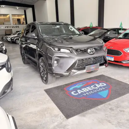 TOYOTA-HILUX SW4-2024