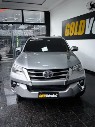 TOYOTA-HILUX SW4-2019