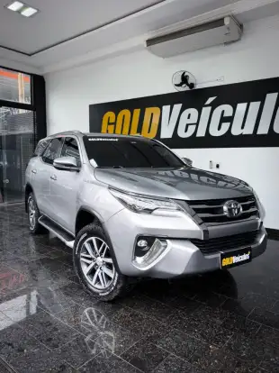 TOYOTA-HILUX SW4-2019