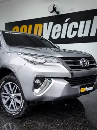 TOYOTA-HILUX SW4-2019