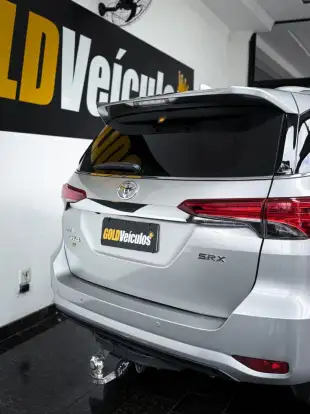 TOYOTA-HILUX SW4-2019