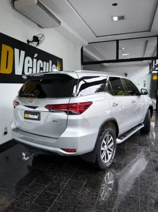 TOYOTA-HILUX SW4-2019