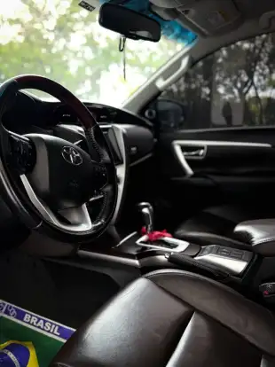 TOYOTA-HILUX SW4-2019