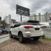 TOYOTA HILUX SW4 2.8 SRX 4X4 7 LUGARES 16V TURBO INTERCOOLER DIESEL 4P AUTOMÁTICO TOYOTA HILUX SW4 2.8 SRX 4X4 7 LUGARES 16V TURBO INTERCOOLER DIESEL 4P AUTOMÁTICO