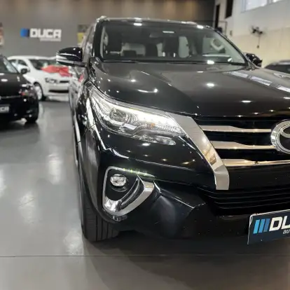 TOYOTA-HILUX SW4-2018