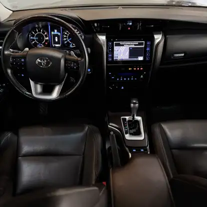 TOYOTA-HILUX SW4-2018