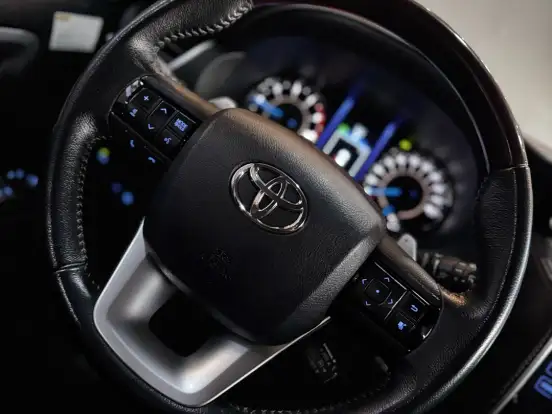 TOYOTA-HILUX SW4-2.8 SRX 4X4 7 LUGARES 16V TURBO INTERCOOLER DIESEL 4P AUTOMÁTICO TOYOTA-HILUX SW4-2018