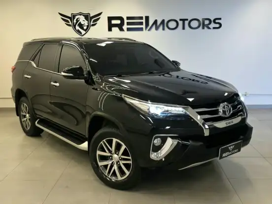 TOYOTA-HILUX SW4-2.8 SRX 4X4 7 LUGARES 16V TURBO INTERCOOLER DIESEL 4P AUTOMÁTICO TOYOTA-HILUX SW4-2016