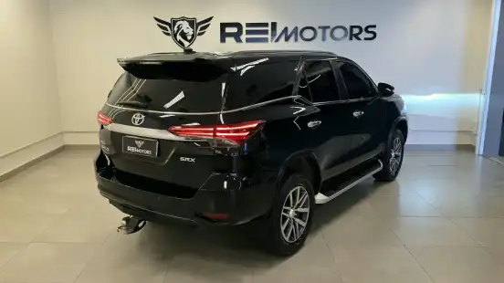 TOYOTA-HILUX SW4-2016