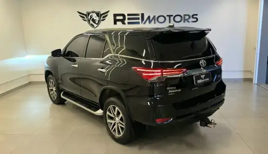 TOYOTA-HILUX SW4-2016