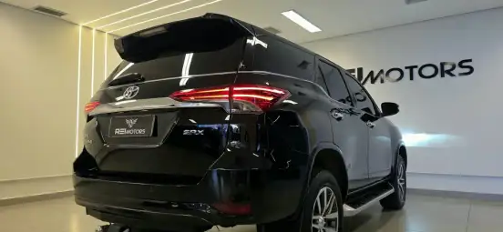 TOYOTA-HILUX SW4-2016