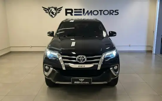 TOYOTA-HILUX SW4-2016