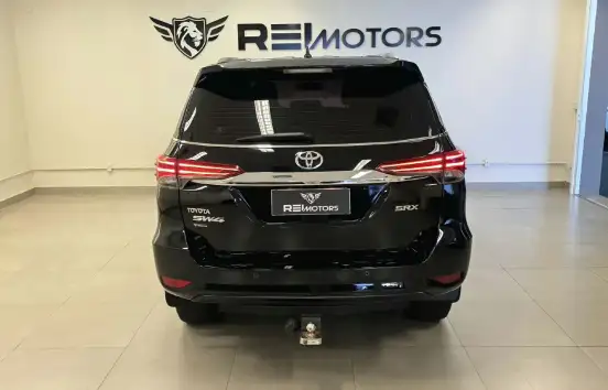 TOYOTA-HILUX SW4-2016