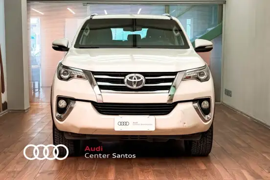 TOYOTA-HILUX SW4-2017
