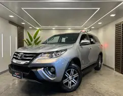 TOYOTA HILUX SW4 2.7 SRV 7 LUGARES 4X2 16V FLEX 4P AUTOMÁTICO TOYOTA HILUX SW4 2.7 SRV 7 LUGARES 4X2 16V FLEX 4P AUTOMÁTICO