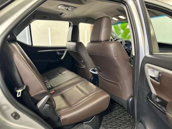 TOYOTA-HILUX SW4-2019
