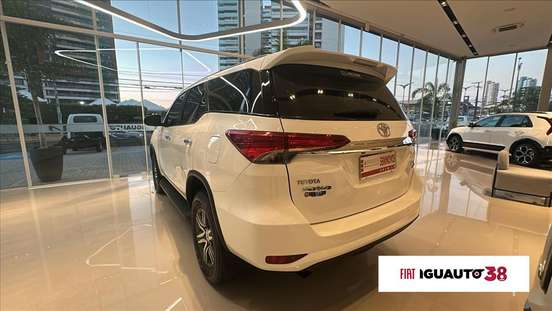 TOYOTA-HILUX SW4-2020
