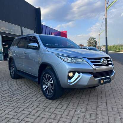 TOYOTA-HILUX SW4-2018