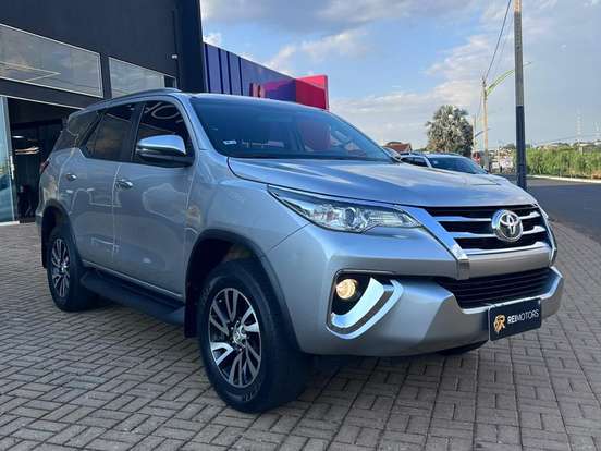 TOYOTA-HILUX SW4-2.7 SRV 7 LUGARES 4X2 16V FLEX 4P AUTOMÁTICO TOYOTA-HILUX SW4-2018