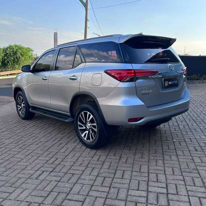 TOYOTA-HILUX SW4-2018