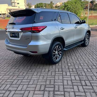 TOYOTA-HILUX SW4-2018