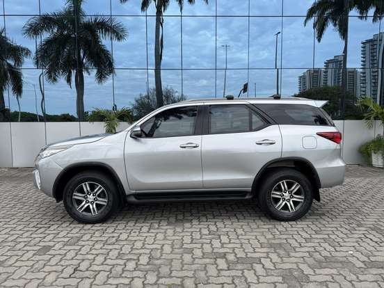 TOYOTA-HILUX SW4-2018