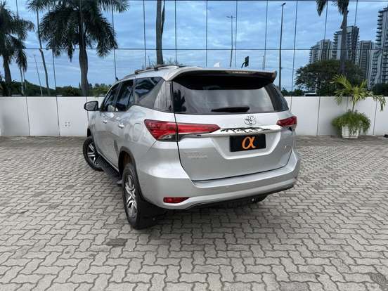 TOYOTA-HILUX SW4-2.7 SRV 7 LUGARES 4X2 16V FLEX 4P AUTOMÁTICO TOYOTA-HILUX SW4-2018