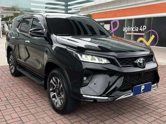 TOYOTA-HILUX SW4-2022