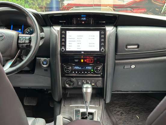TOYOTA-HILUX SW4-2.8 D-4D TURBO DIESEL SRX 4X4 AUTOMÁTICO TOYOTA-HILUX SW4-2022