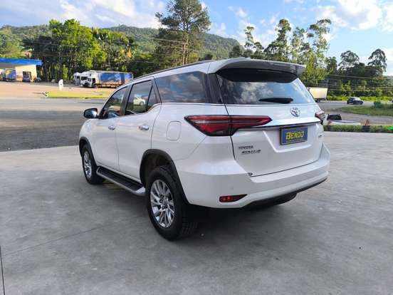 TOYOTA-HILUX SW4-2021