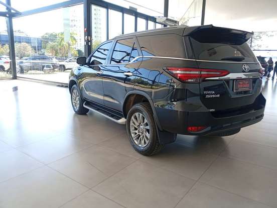 TOYOTA-HILUX SW4-2.8 D-4D TURBO DIESEL SRX 4X4 AUTOMÁTICO TOYOTA-HILUX SW4-2022