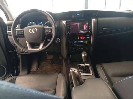 TOYOTA-HILUX SW4-2022