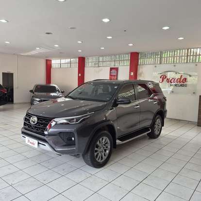 TOYOTA-HILUX SW4-2023