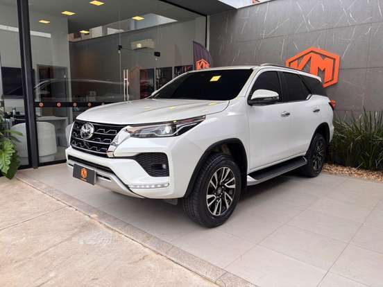 TOYOTA-HILUX SW4-2023