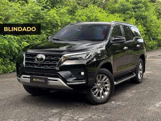TOYOTA-HILUX SW4-2023