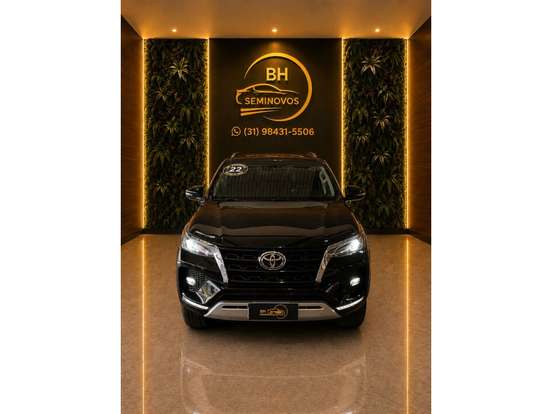 TOYOTA-HILUX SW4-2.8 D-4D TURBO DIESEL SRX 7L 4X4 AUTOMÁTICO TOYOTA-HILUX SW4-2021